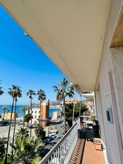 Brezza Di Mare Apartment Imperia Exterior foto