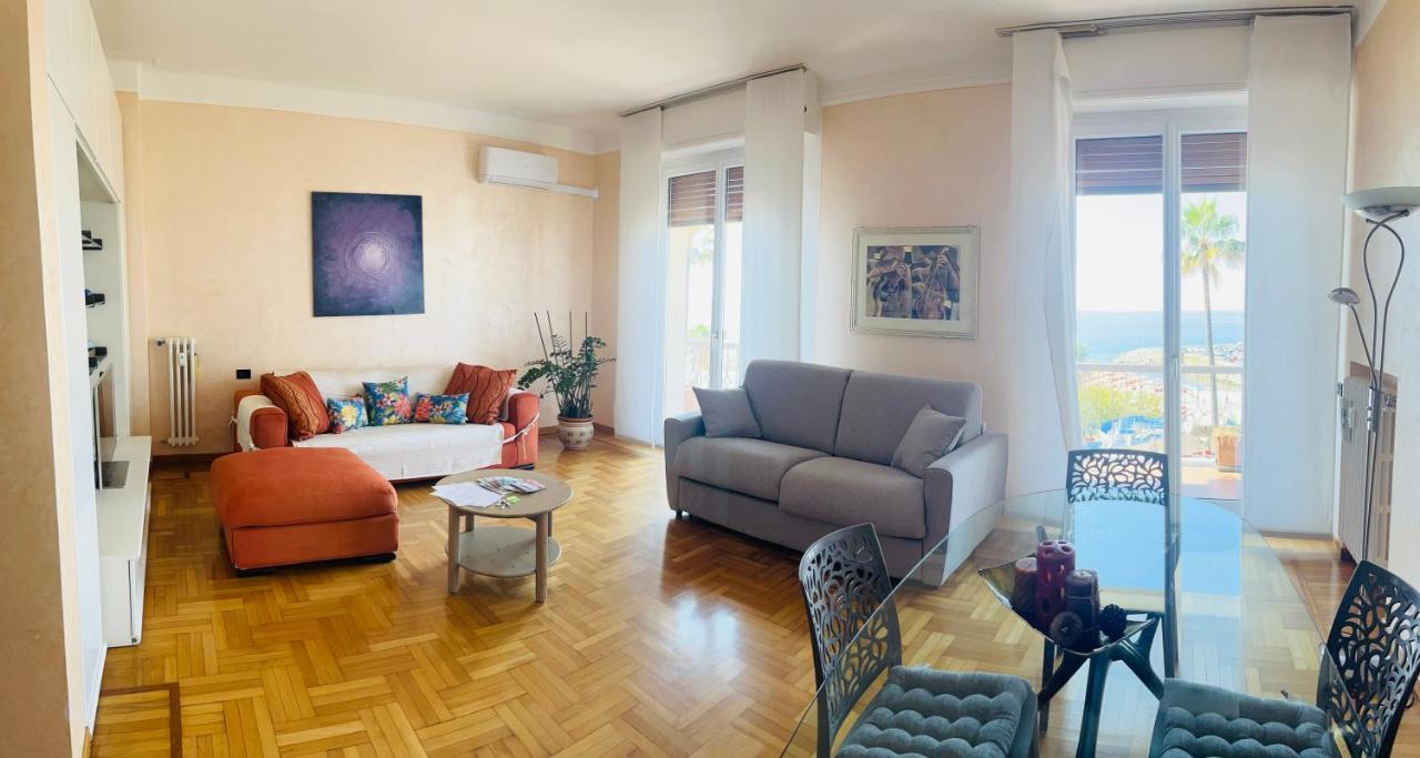 Brezza Di Mare Apartment Imperia Exterior foto